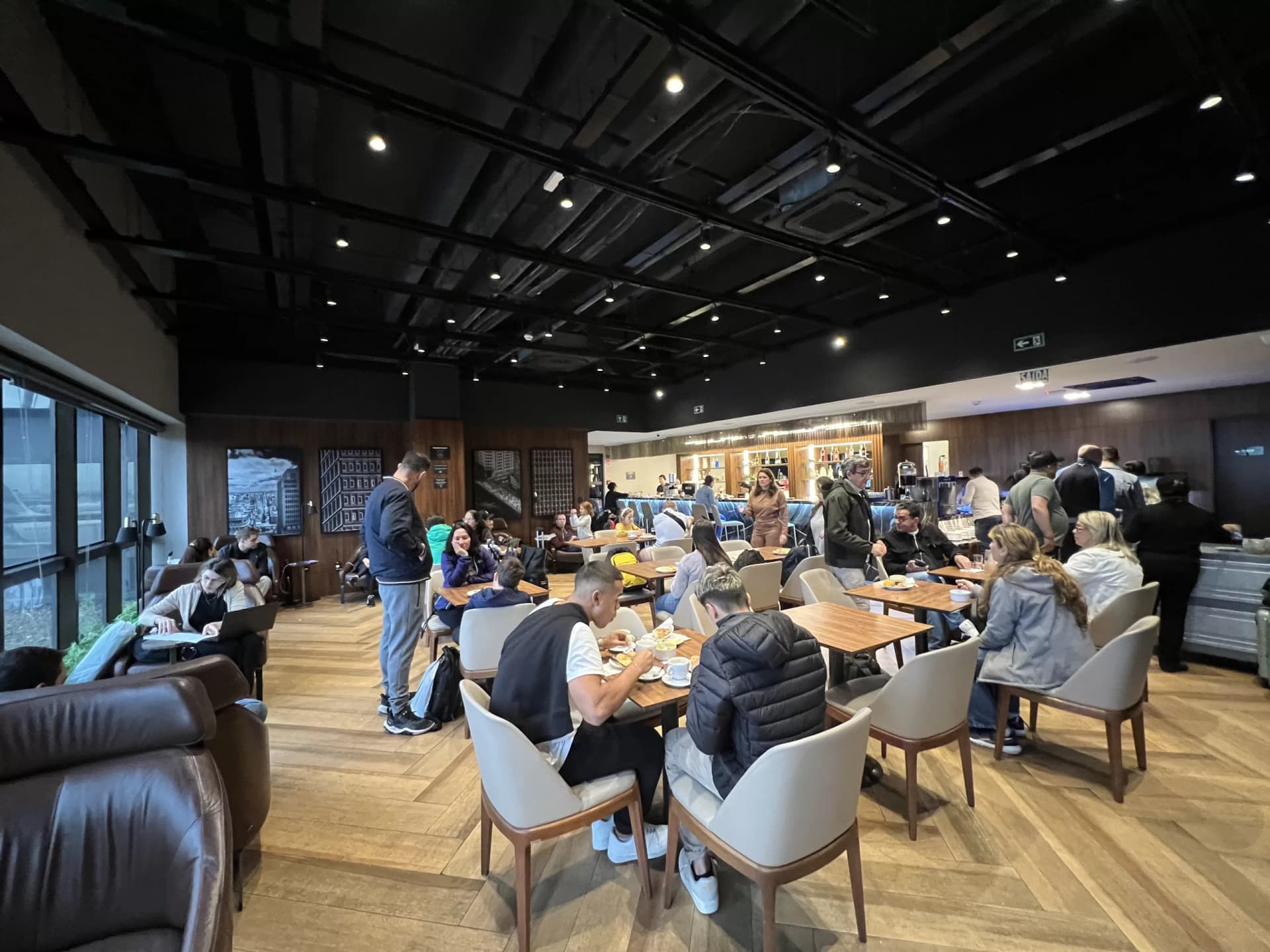 Salas do W Premium Group: veja como acessar lounges em aeroportos brasileiros e internacionais